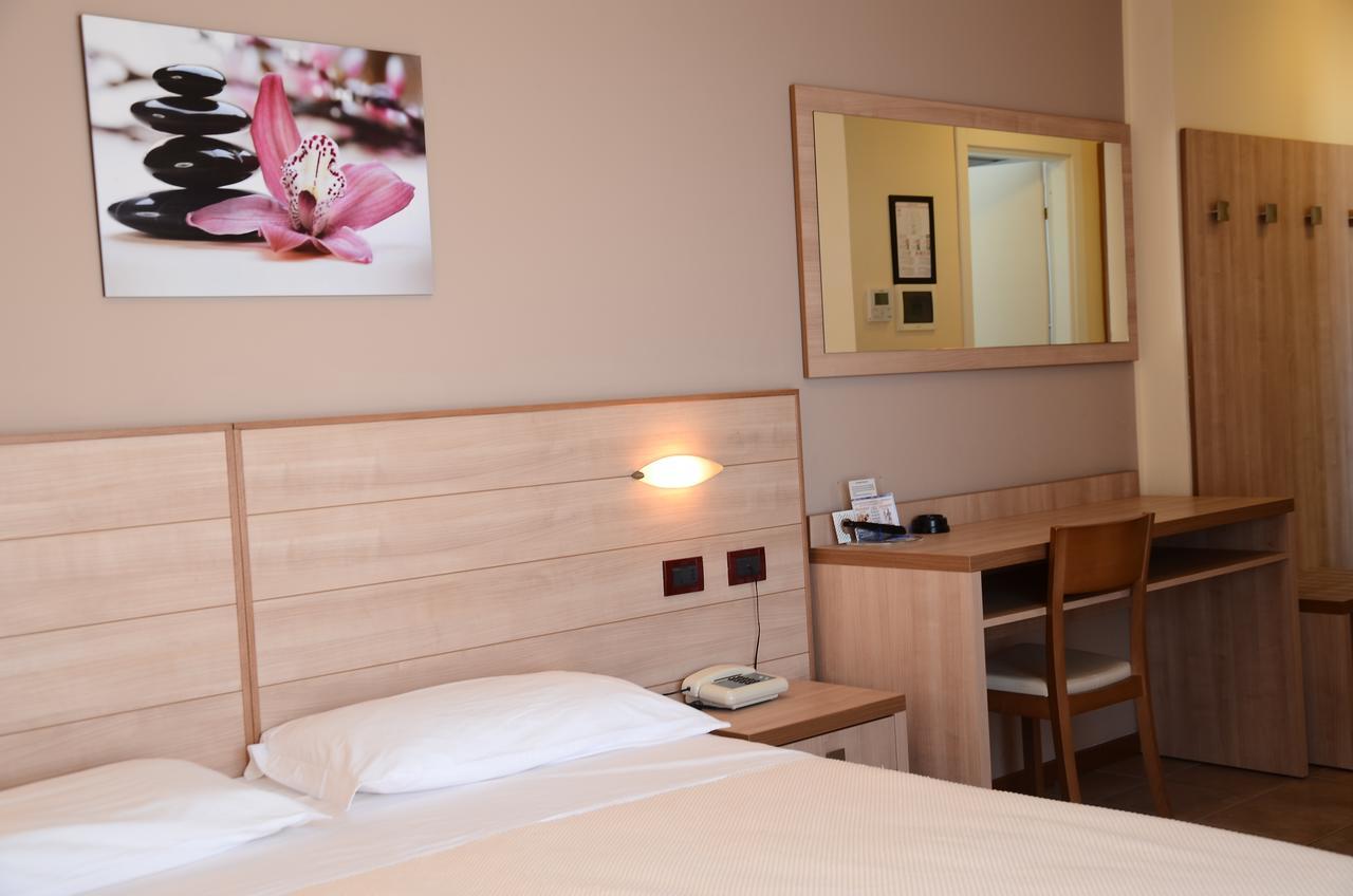 Hotel Mirage Milano Marittima Luaran gambar